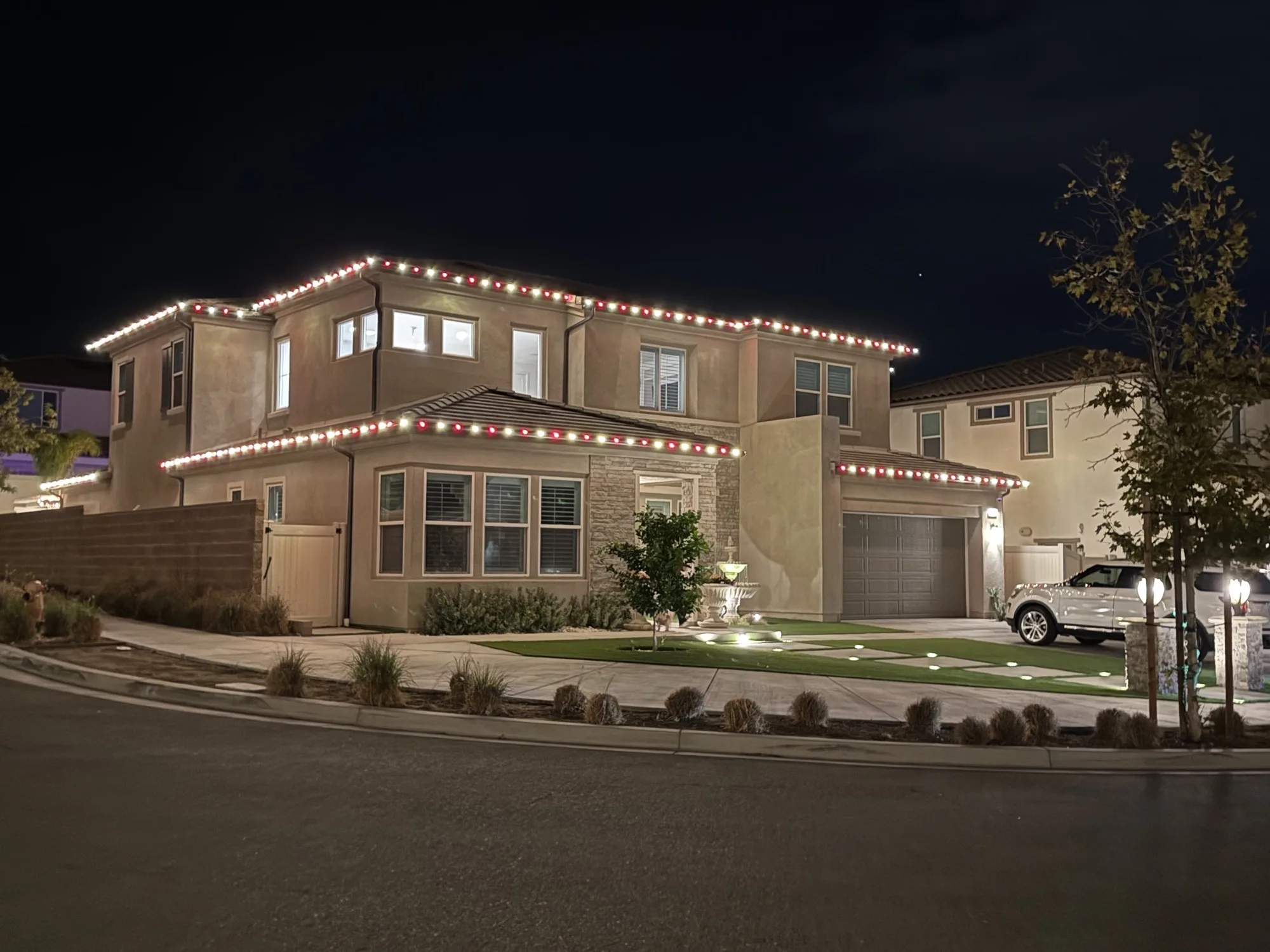 626 Christmas holiday lighting in Sherman Oaks, CA